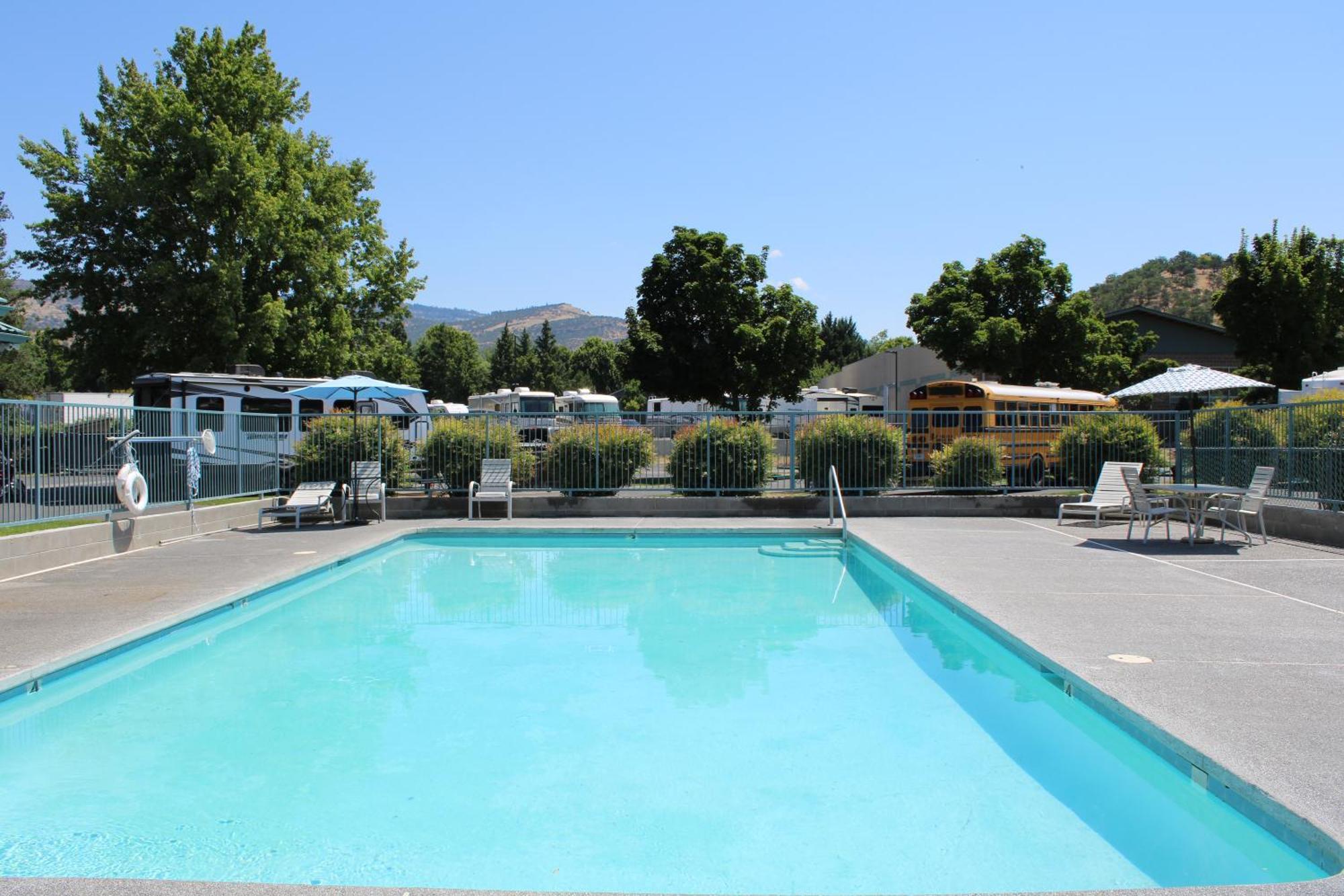 Americas Best Value Inn Phoenix Medford Eksteriør bilde