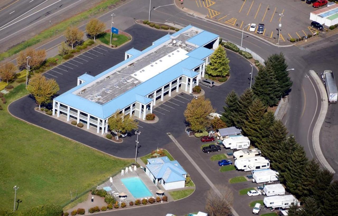 Americas Best Value Inn Phoenix Medford Eksteriør bilde